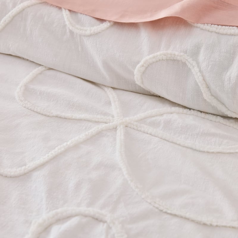 Mia White Tufted Pillowcases