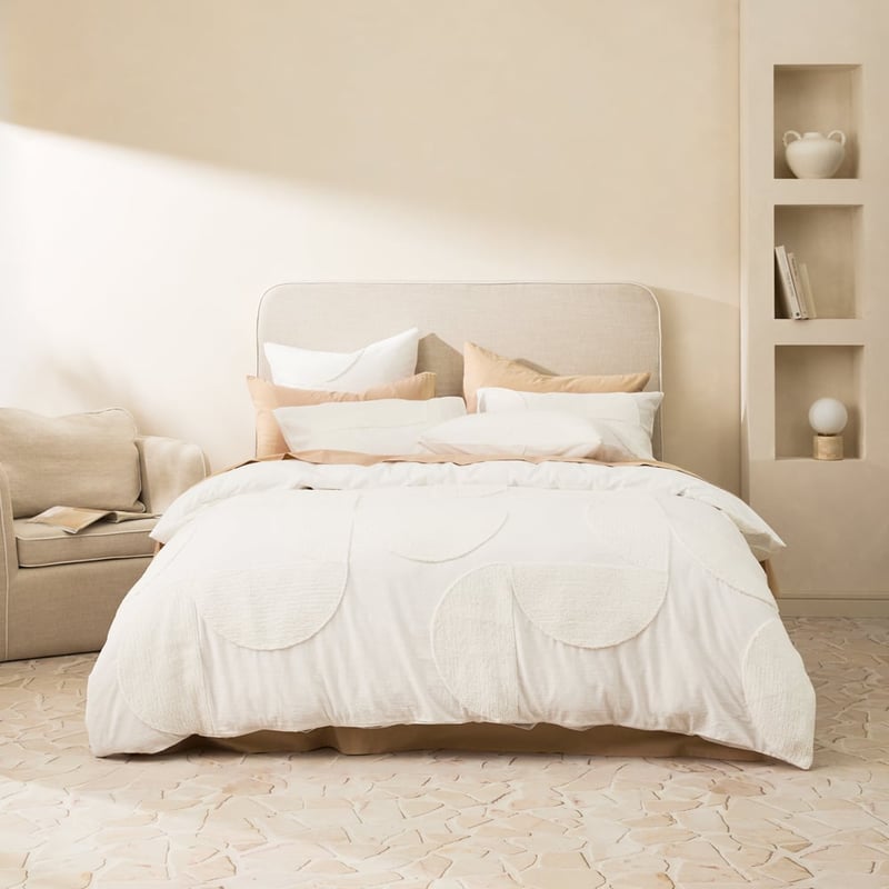 La Lune White Marle Tufted Pillowcases