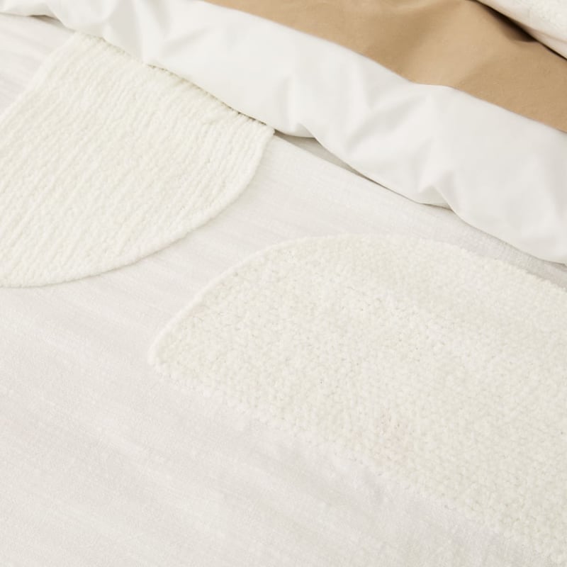 La Lune White Marle Tufted Pillowcases