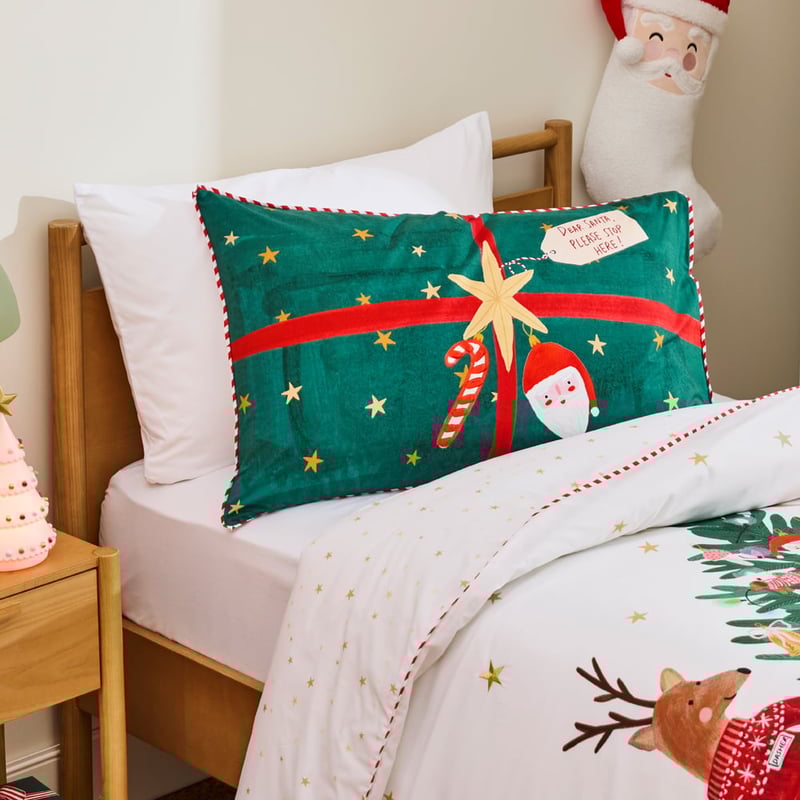 Christmas Helpers White Quilt Cover Set