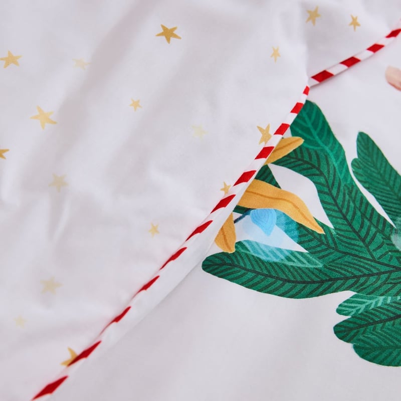 Christmas Helpers White Quilt Cover Set