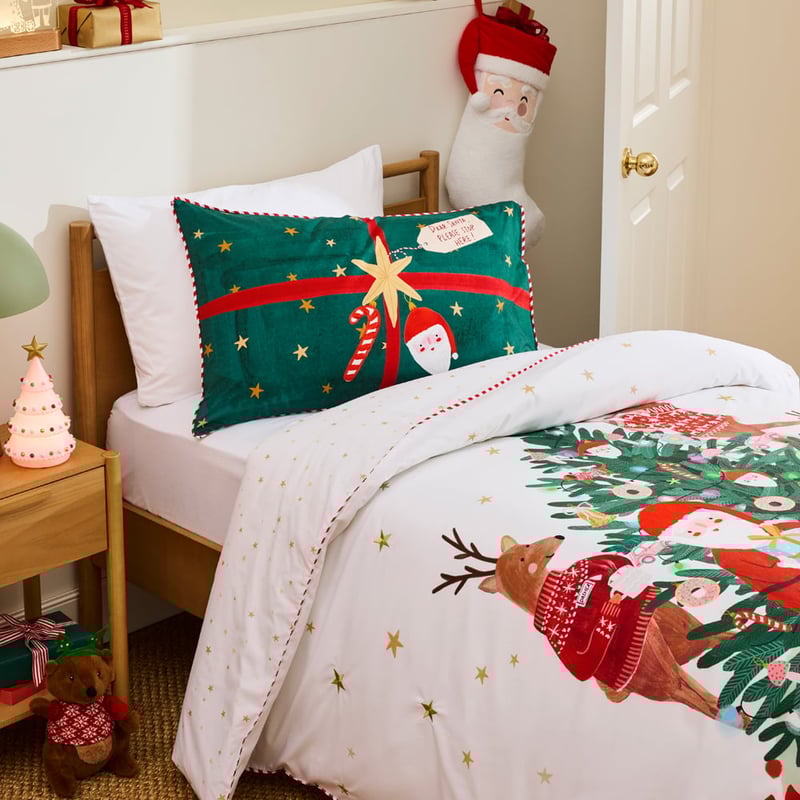 Christmas Helpers White Quilt Cover Set