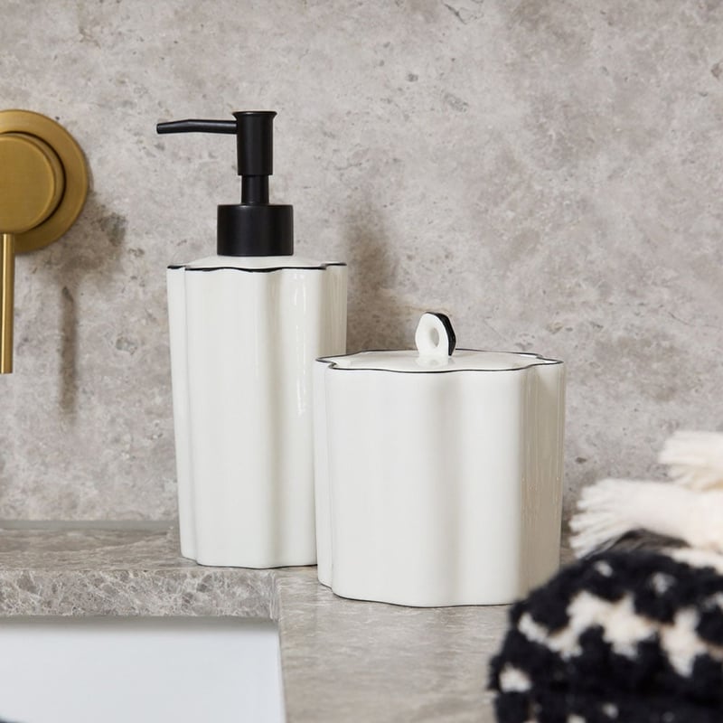 Vienna Coconut & Black Scallop Bathroom Accessories