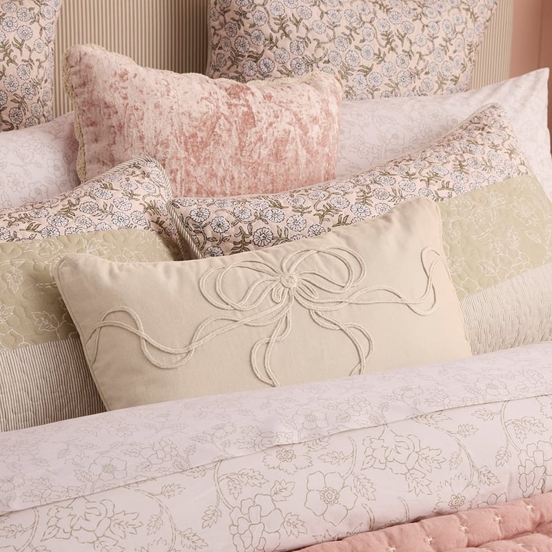 Bow Ivory Cushion