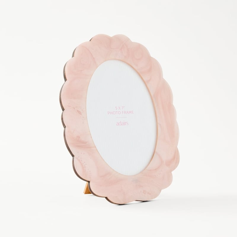 Bellagio Pink Scallop Oval Photo Frame