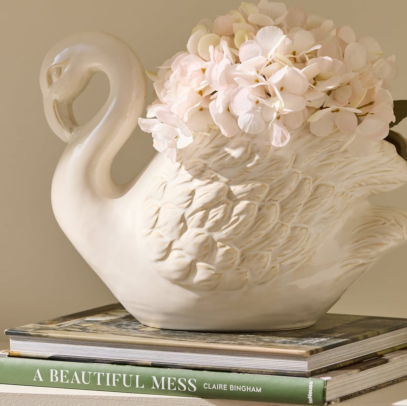 Swan White Pot