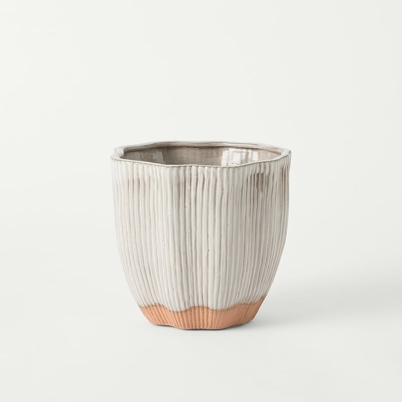 Wavy Taupe Pot