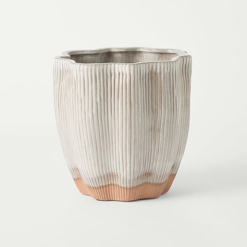 Wavy Taupe Pot