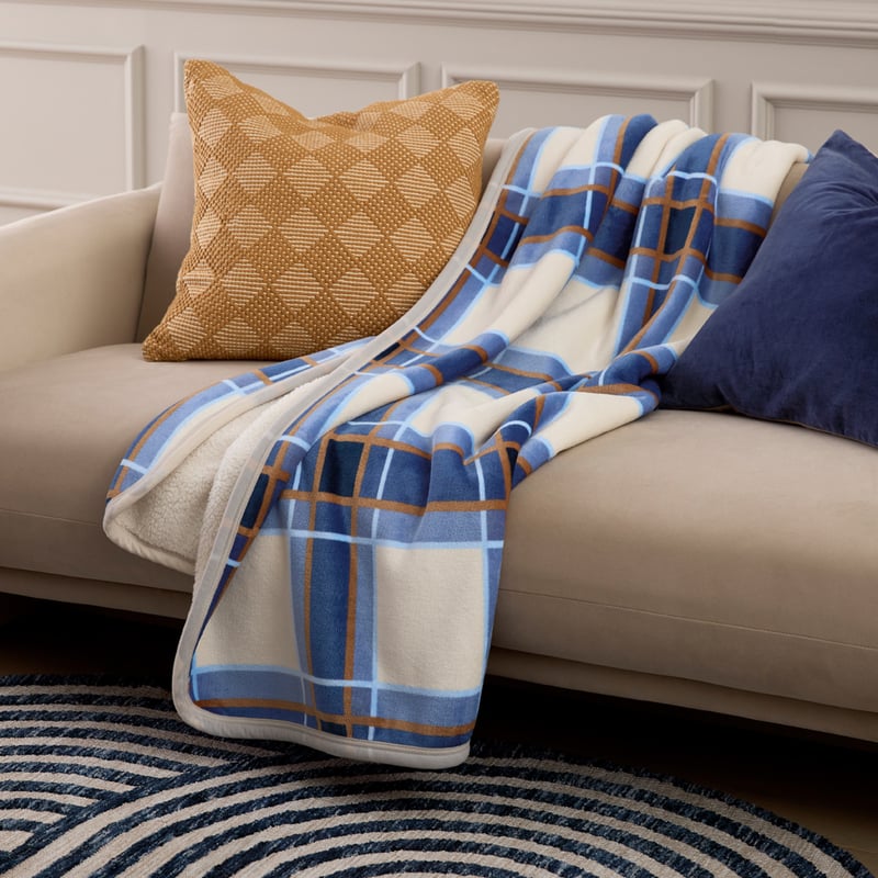 Heritage Glamour Blue Sherpa Throw	