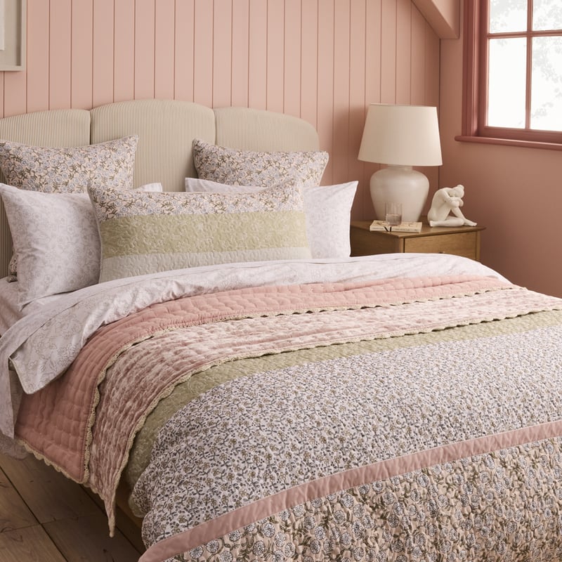 Lara Blush Velvet Throw