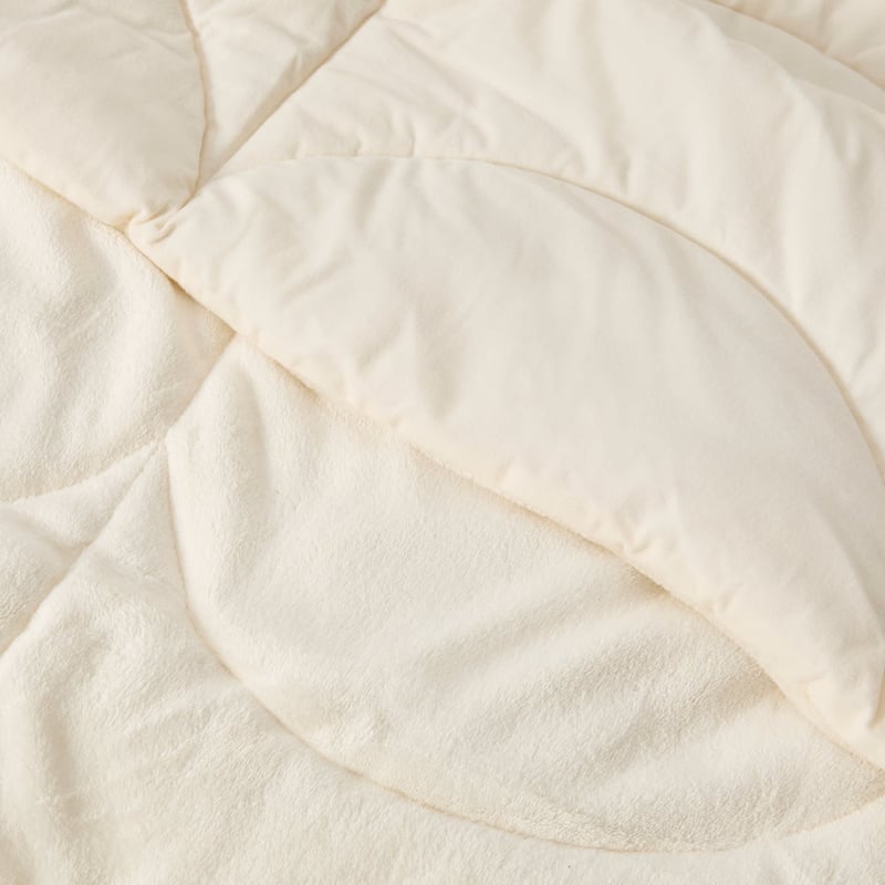 Natural Wave Plush Quilted Comforter Blanket