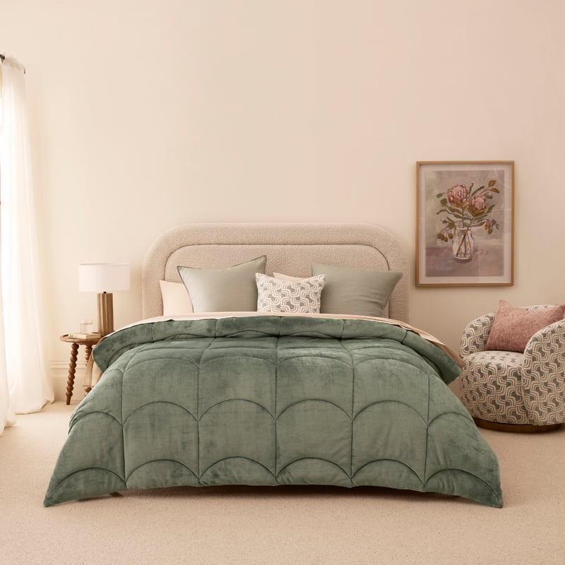 Sage Wave Plush Quilted Comforter Blanket