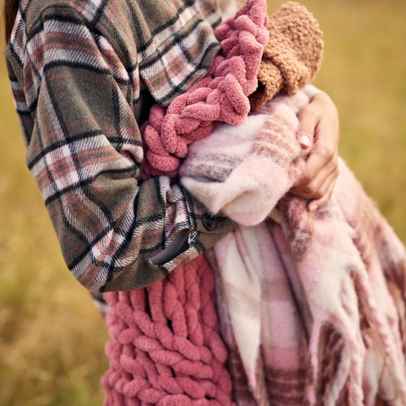Belmont Rose Chunky Knit Throw	