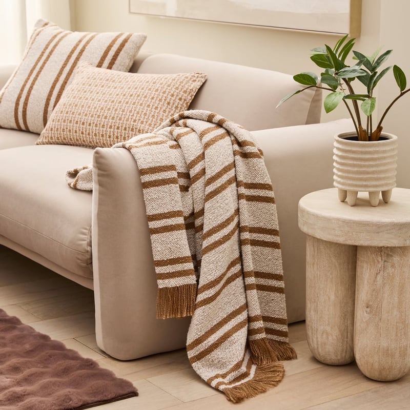Cameron Hazel Boucle Throw
