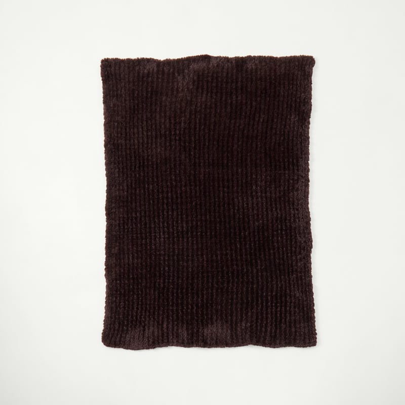 Munich Feather Yarn Chocolate Throw