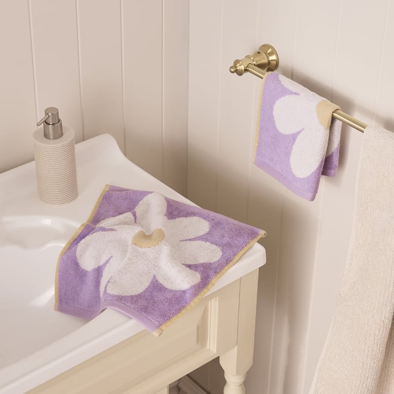 Daisy Floral Lilac Towel Range