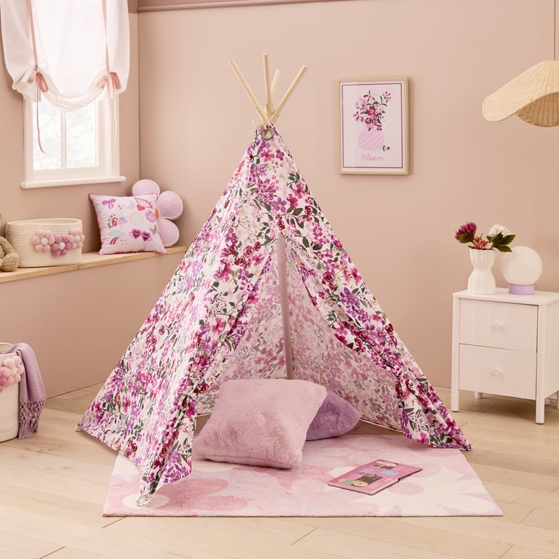 Berry Floral Teepee