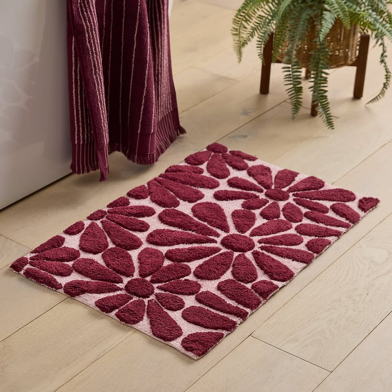 Amelia Pearl Pink & Windsor Wine Bath Mat