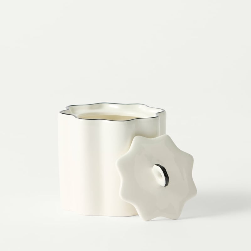 Vienna Coconut & Black Scallop Bathroom Accessories