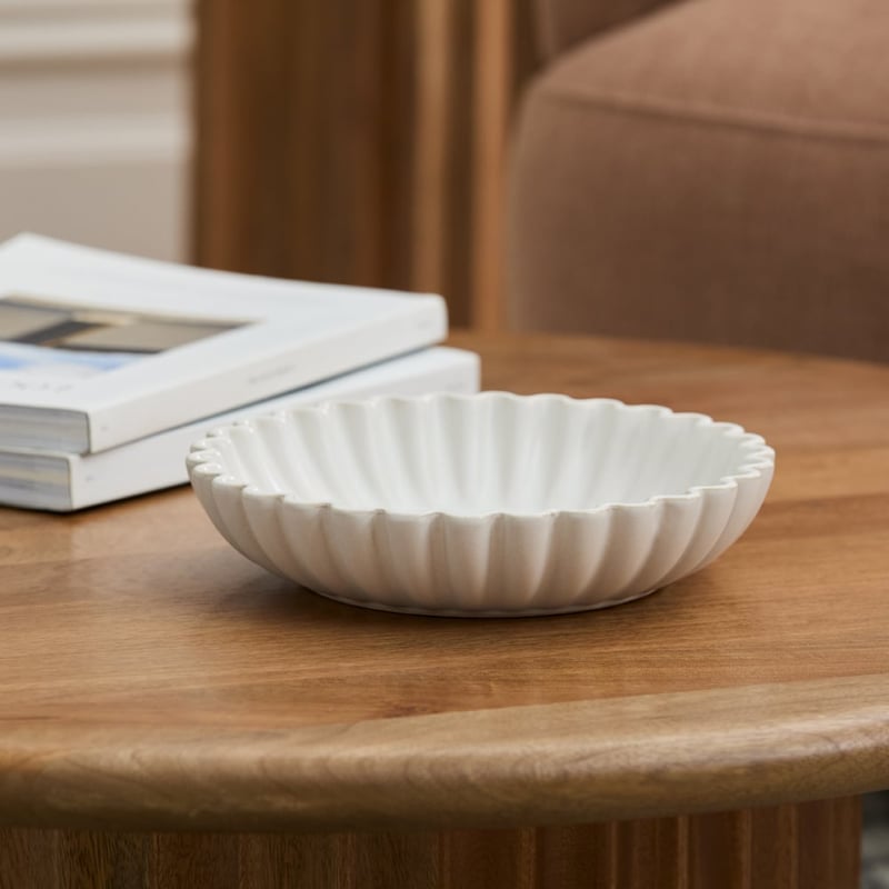 Cora White Medium Dish