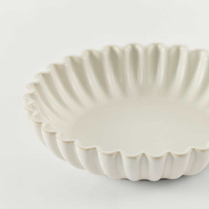 Cora White Medium Dish