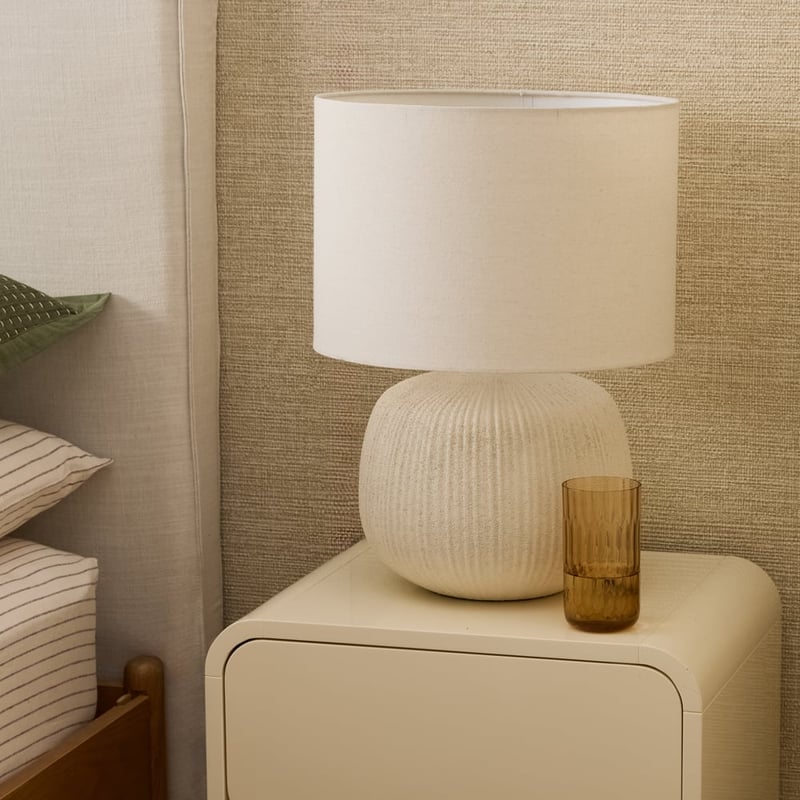 Luma White Matte Table Light