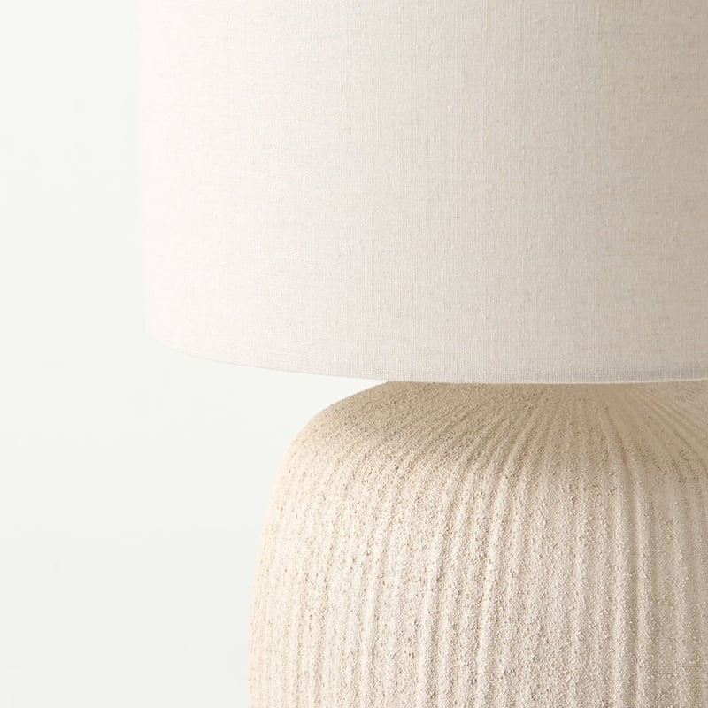 Luma White Matte Table Light