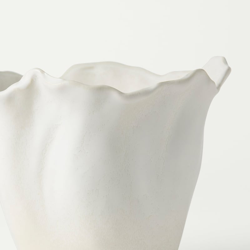 Camellia Small White Pot