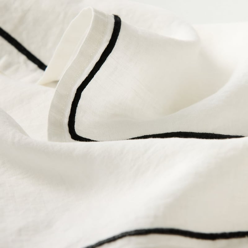Mayfair White & Black Trim Linen Napkin Pack of 4