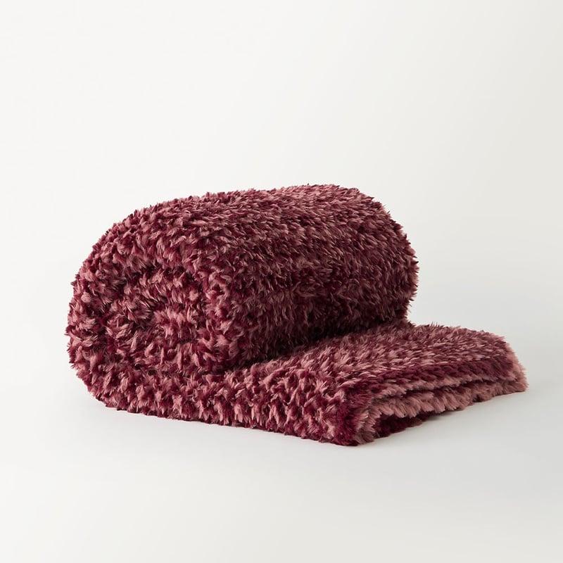 Munich Feather Yarn Berries Throw