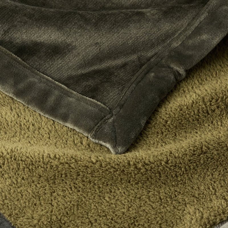 Sherpa Ivy Throw