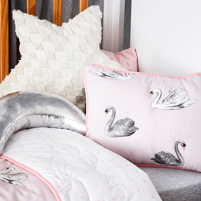 Odette Cot Coverlet Pink 