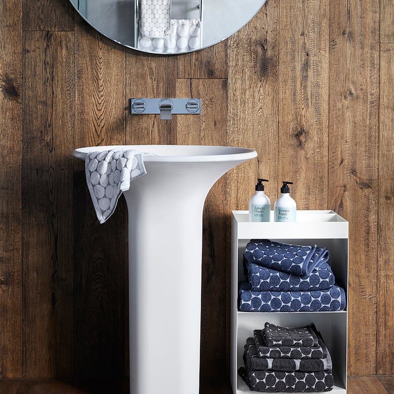 Saratoga Towels in Navy