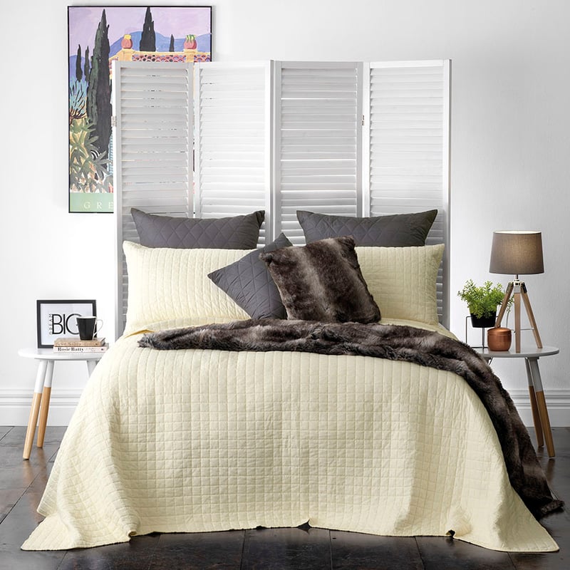 Smithfield Cream Bedspread Set