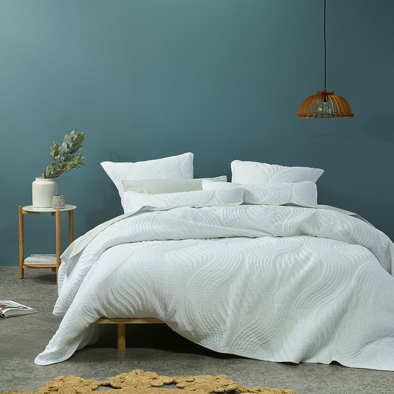 Caden Coverlet Set White