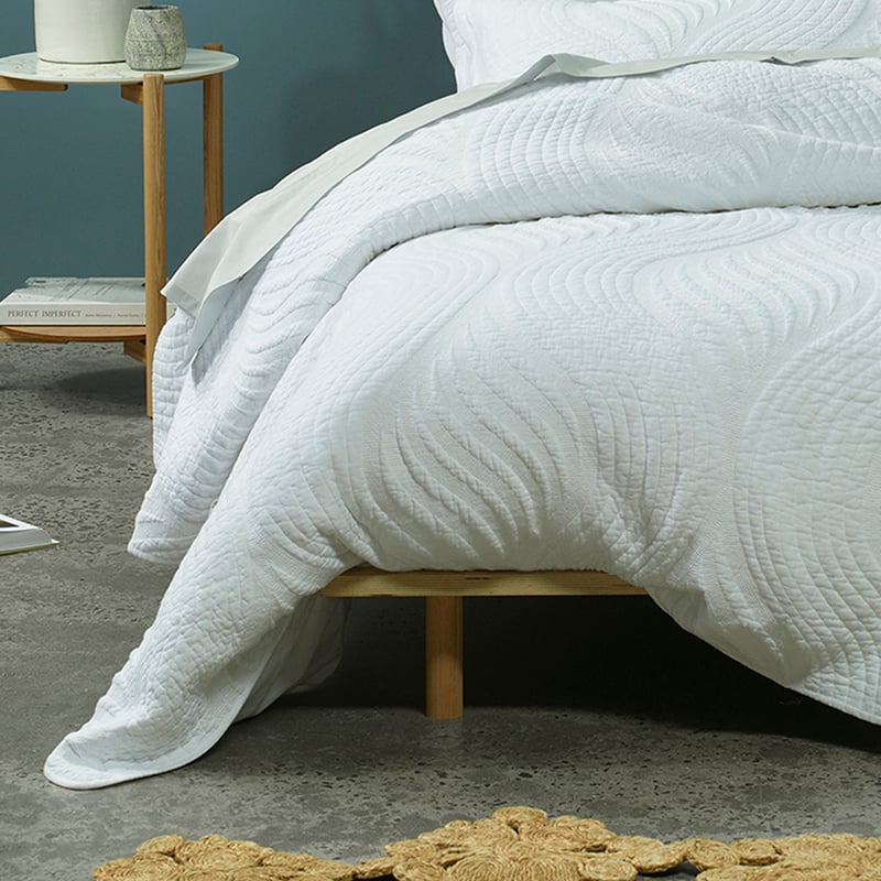 Caden Coverlet Set White