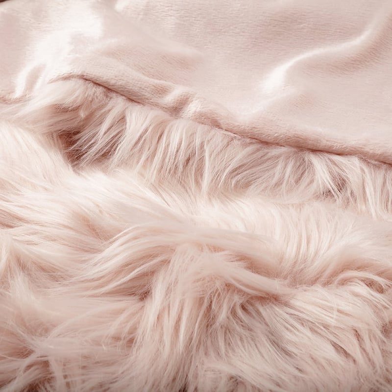 Alpine Fur Dusty Pink Blanket