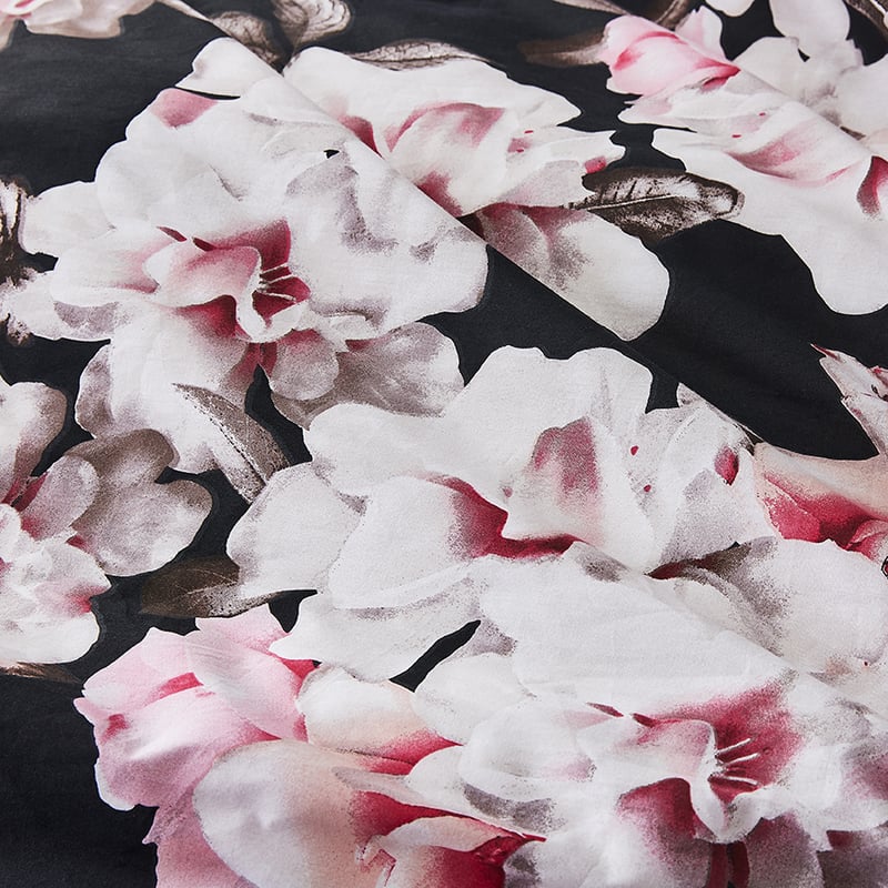 Rose Garden Quilt Cover Set in Deep Pink