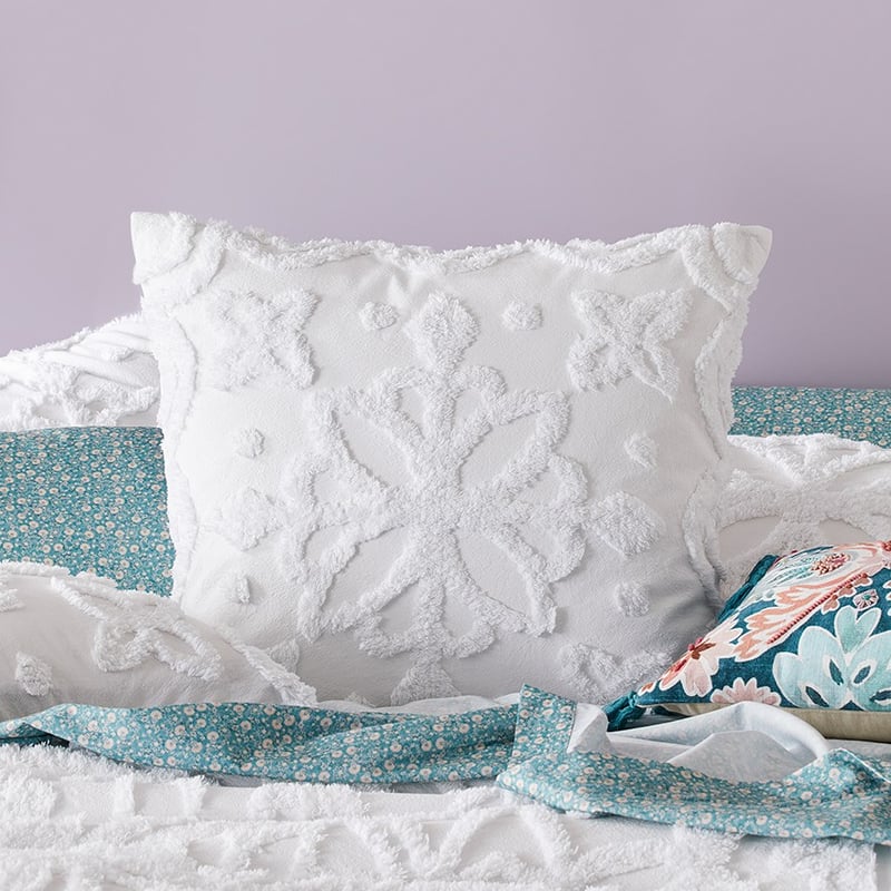 Arvi White Tufted Pillowcase