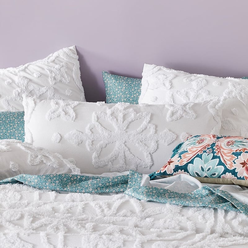 Arvi White Tufted Pillowcase