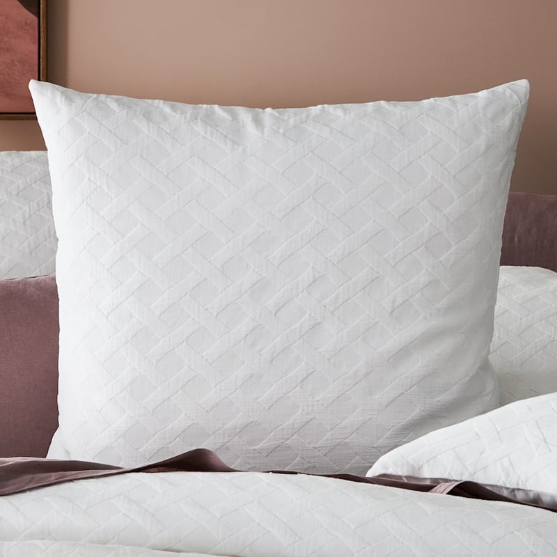 Lattice Matelasse White Quilt Cover