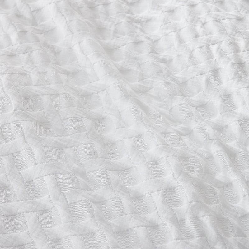 Lattice Matelasse White Quilt Cover