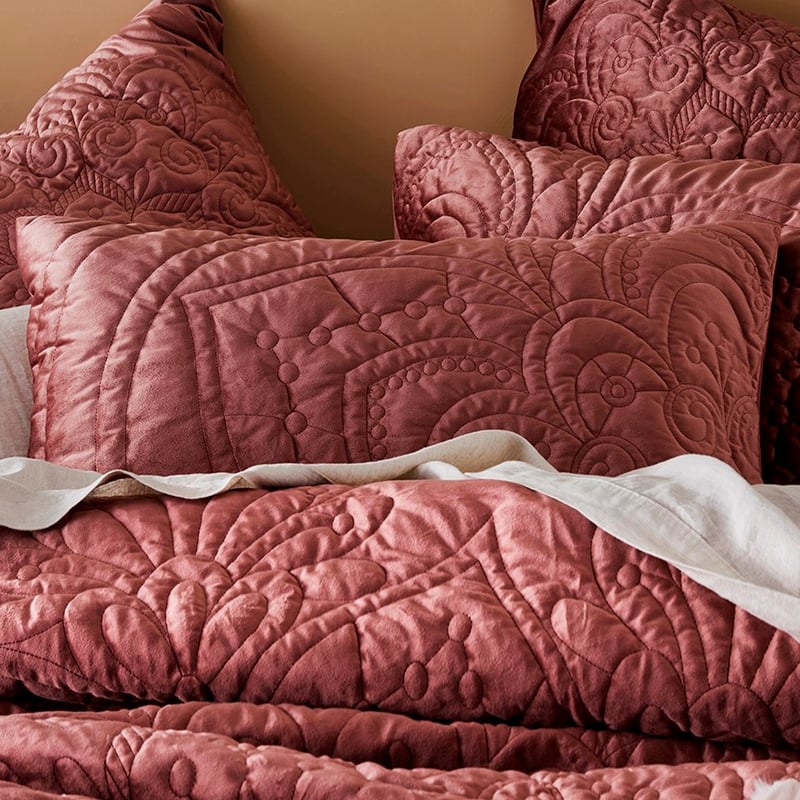 Nadia Velvet Quilted Rose Quilt Cover