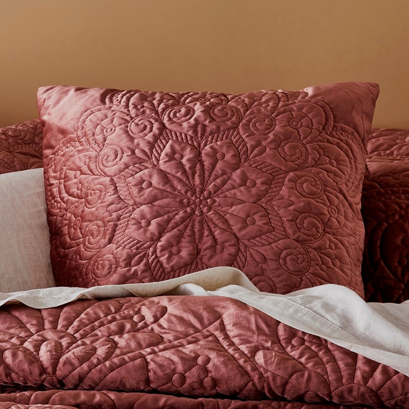 Nadia Velvet Quilted Rose Quilt Cover