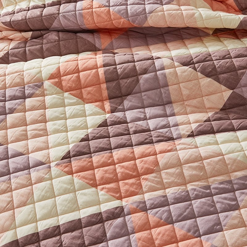 Roxy Quilted Quilt Cover