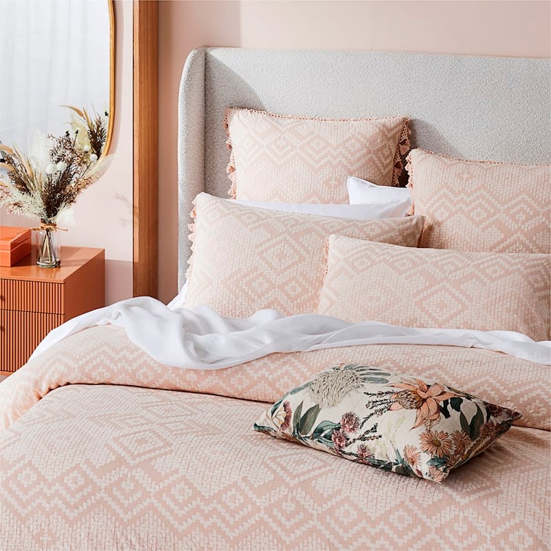 Cleo Tassel Quilt Cover 