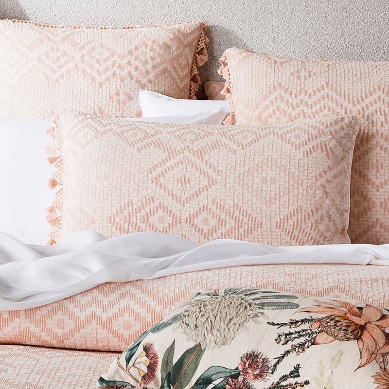 Cleo Tassel Quilt Cover 