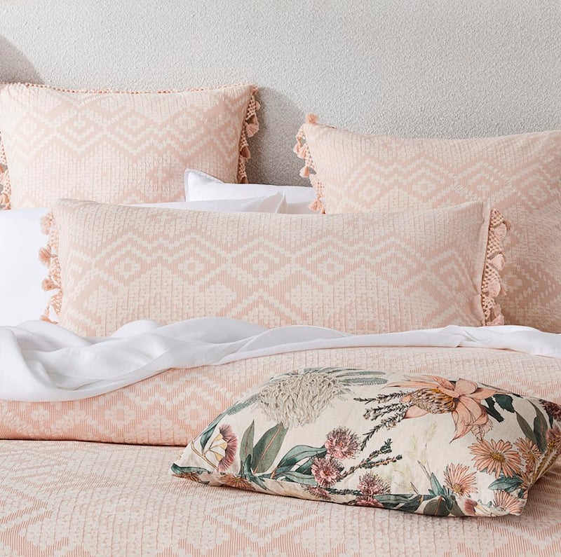 Cleo Tassel Quilt Cover 