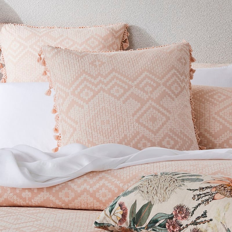 Cleo Tassel Quilt Cover 