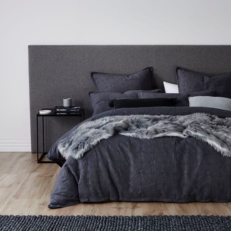 Villa Coal Quilt Cover